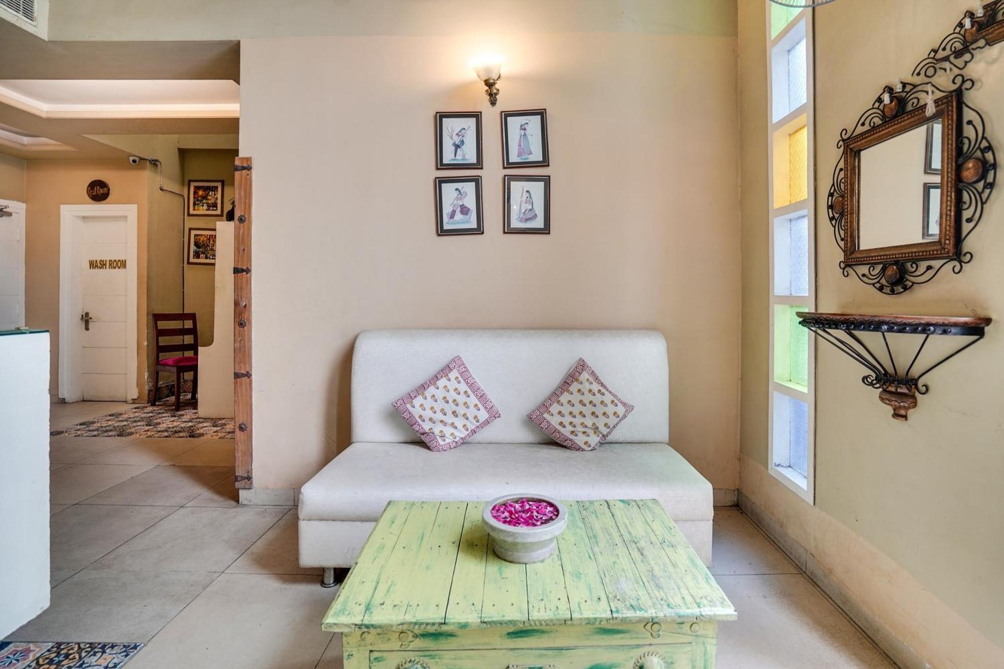 Super Townhouse Mansarovar Near Metro Station 斋浦尔 外观 照片