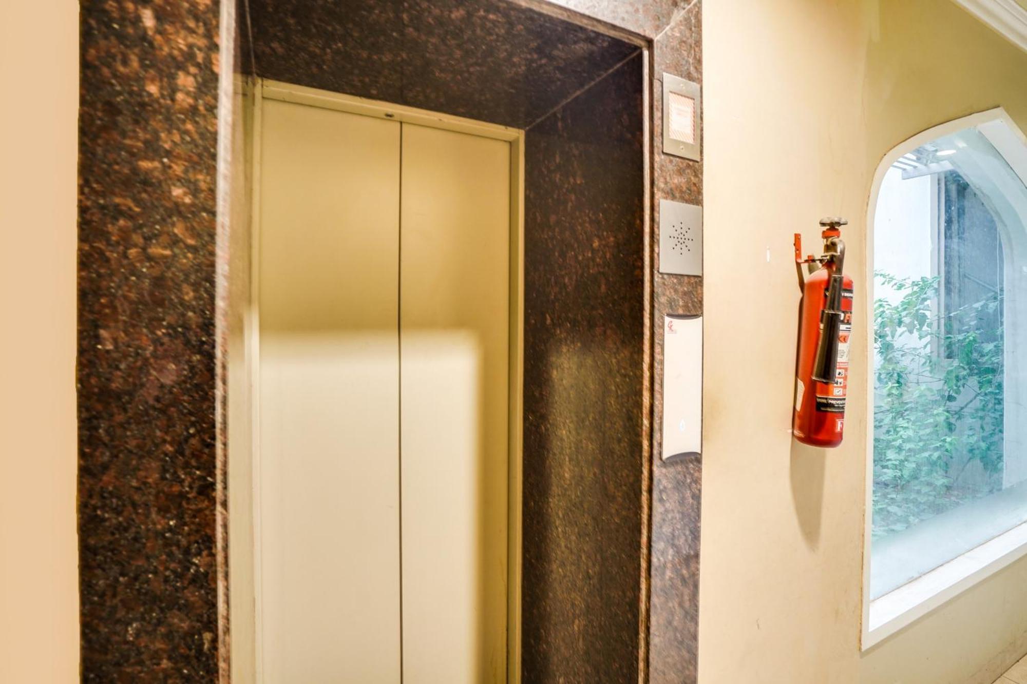 Super Townhouse Mansarovar Near Metro Station 斋浦尔 外观 照片